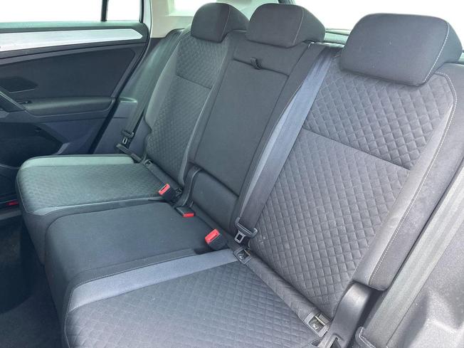 VOLKSWAGEN Tiguan Photo 9