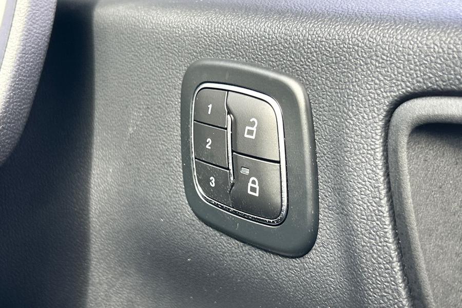 Ford Kuga Photo autoimg-32722b93c166291709343ceaaf96e75e81c26dc5.jpg