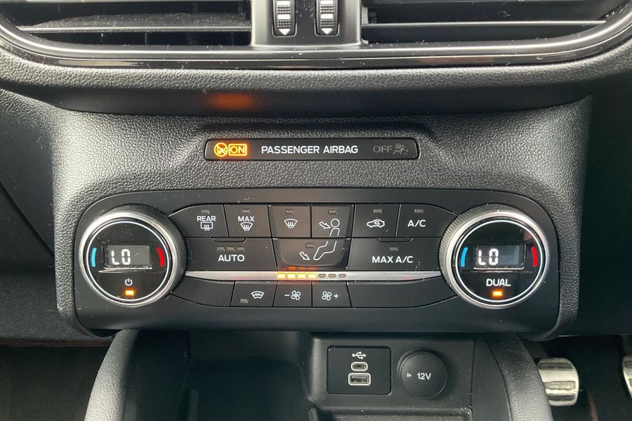 Ford KUGA Photo autoimg-32753a8adaf38b2610a90e4aff1d26bea4d16b2c.jpg