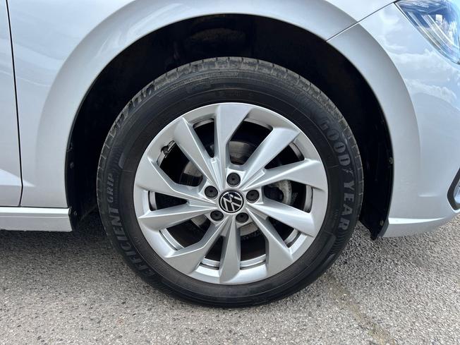 VOLKSWAGEN Polo Photo 5