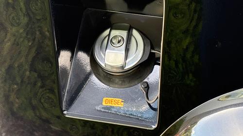 Land Rover Defender Photo autoimg-3277117767ef94bbc6f2df4fb80e6775d58f446a.jpg
