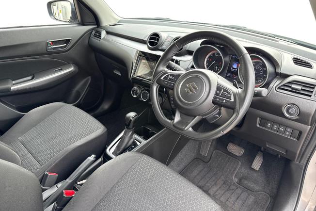 SUZUKI Swift Photo 6