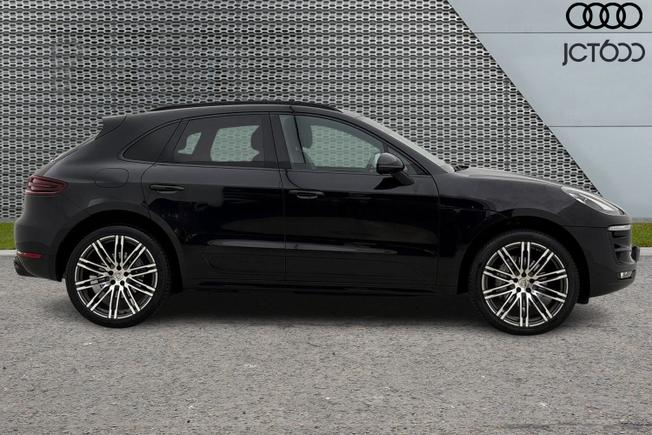 PORSCHE Macan Photo 4