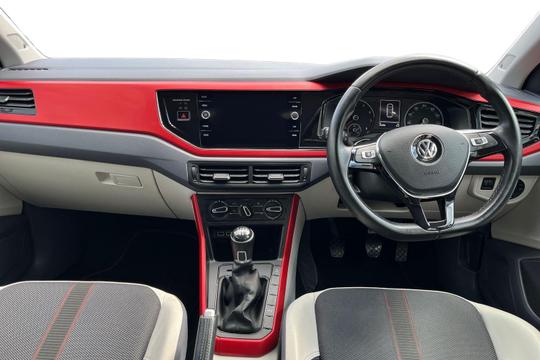 Volkswagen Polo Photo autoimg-327c0343ab92d5015b71bd8ad310a0ea47c9bee4.jpg