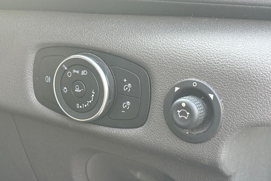 Ford TRANSIT Photo autoimg-327e6db79aa55b2473d6d96872965b675f7b3ab0.jpg