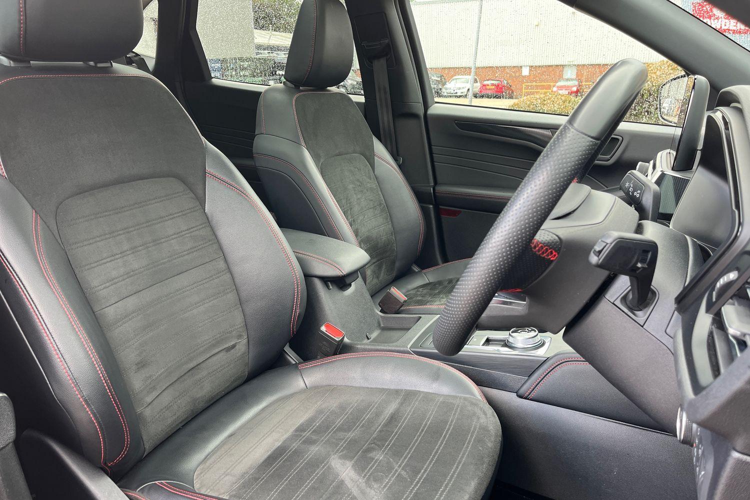 Ford KUGA Photo 16