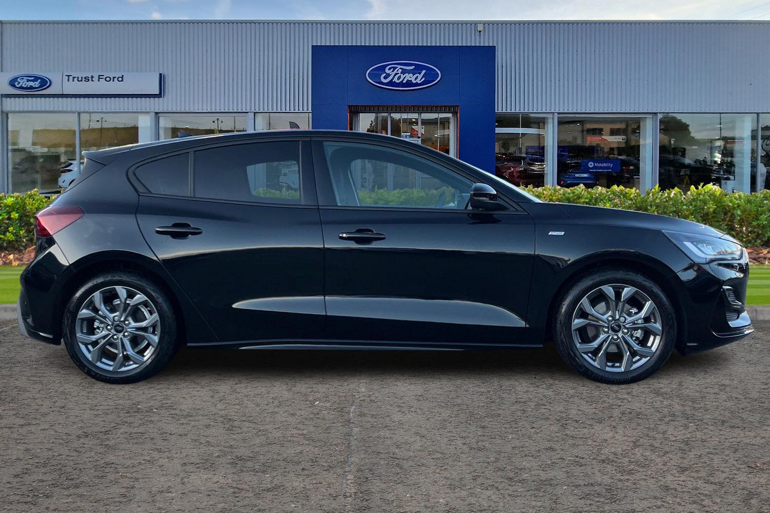 Ford FOCUS Photo 2