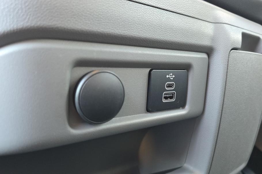 Used Ford E-TOURNEO CUSTOM WR75NLT 16