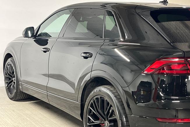 AUDI Q8 Photo 34