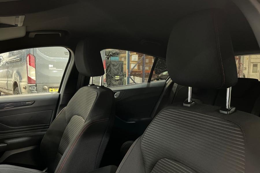 Ford FOCUS Photo autoimg-328af10adcd141834d44f9cff59548cb198cb8f7.jpg