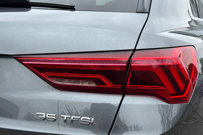 AUDI Q3 Photo 18