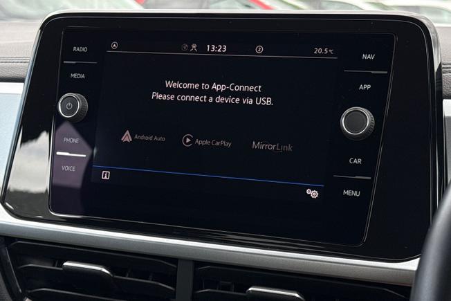 Volkswagen T-Roc Photo 14