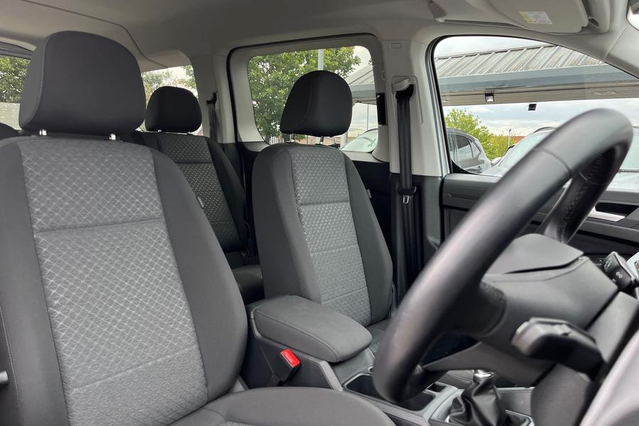 Ford TOURNEO CONNECT Photo autoimg-328f3e6193fde00112a950b8a20ec426da1a766c.jpg