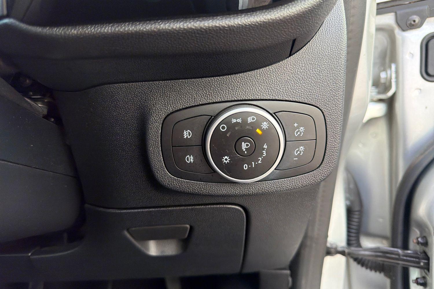 Ford FIESTA Photo 24