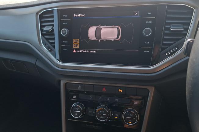 Volkswagen T-Roc Photo 23