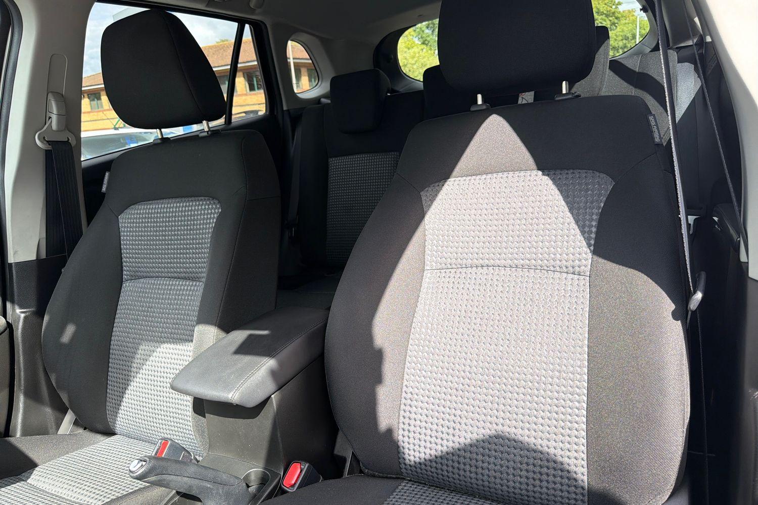 Suzuki S-Cross Photo 18