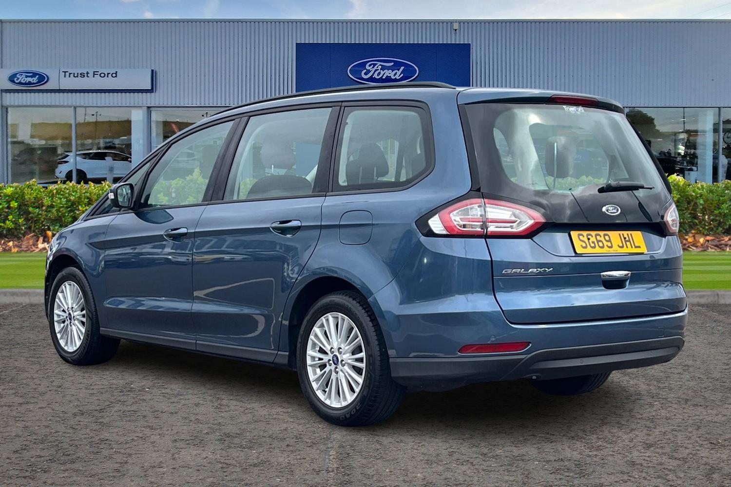 Ford Galaxy Photo 1
