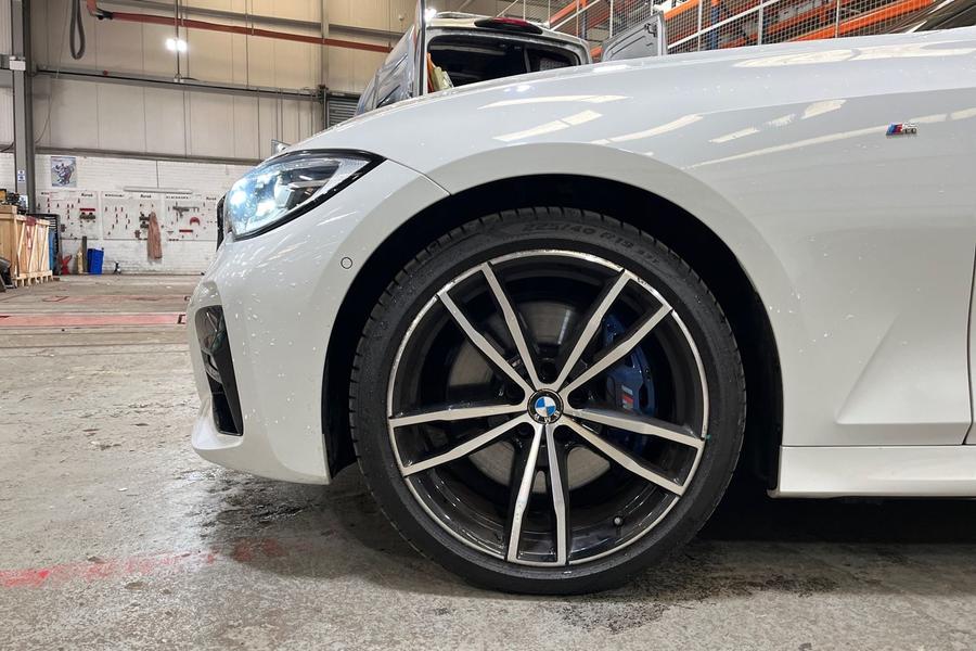 BMW 3 SERIES Photo autoimg-329c82937d06d9295dfd4a44caed25d41a61204d.jpg