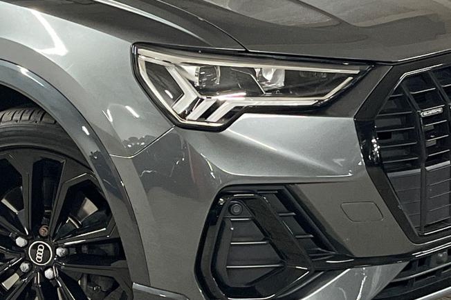 AUDI Q3 Photo 19