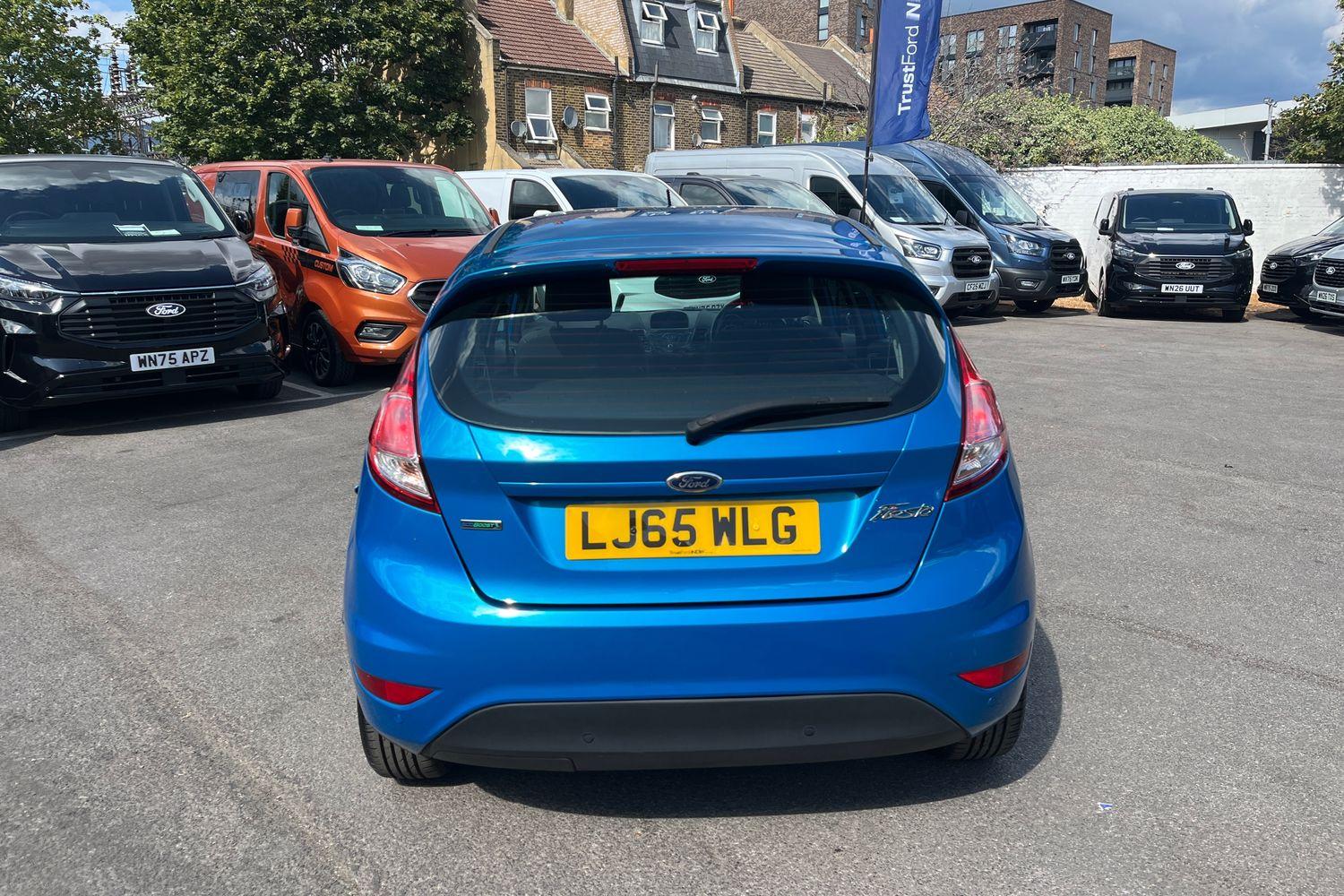 Ford FIESTA Photo 33