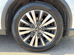 MITSUBISHI Outlander Photo 5