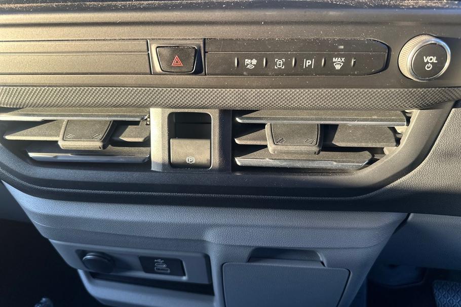 Used Ford TRANSIT CUSTOM WO25UTK 17