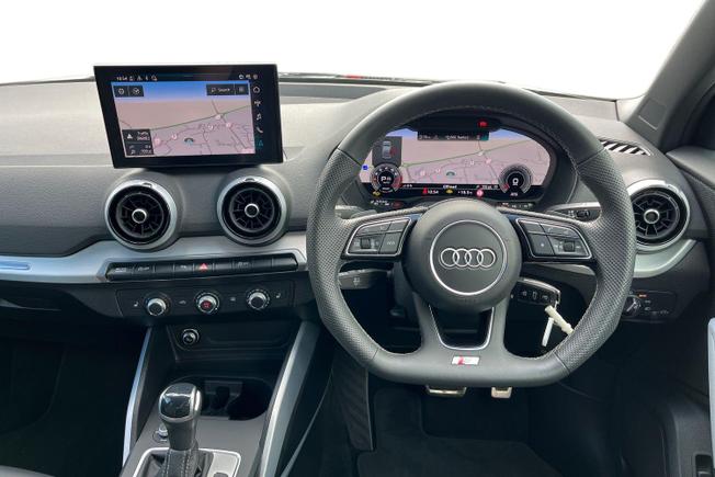AUDI Q2 Photo 11