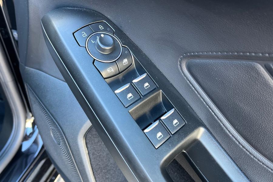 Ford Focus Photo autoimg-32a93db13159e70bf5cfe2fba86807c755044e2a.jpg