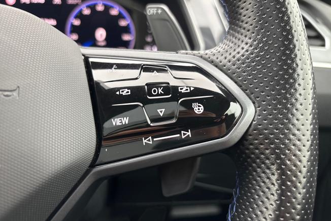 VOLKSWAGEN Tiguan Photo 17