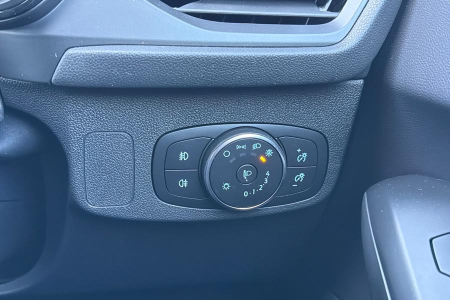 Ford FOCUS Photo autoimg-32b83b958b95372e72499b2dedd082023384083a.jpg