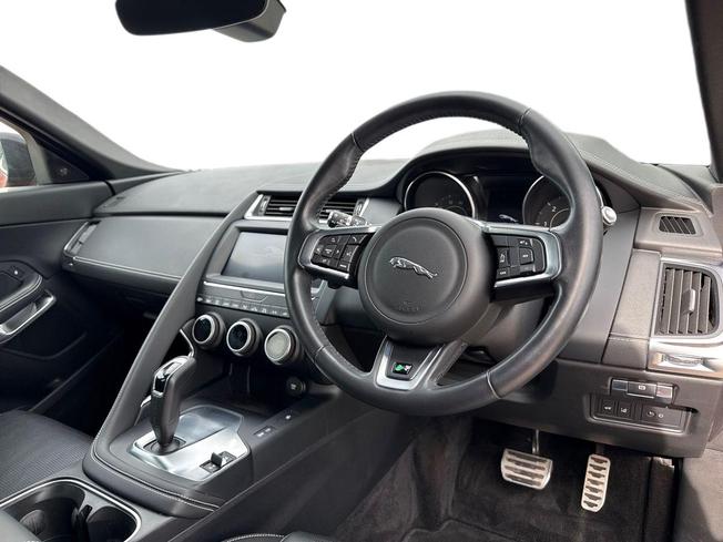 JAGUAR E-Pace Photo 6