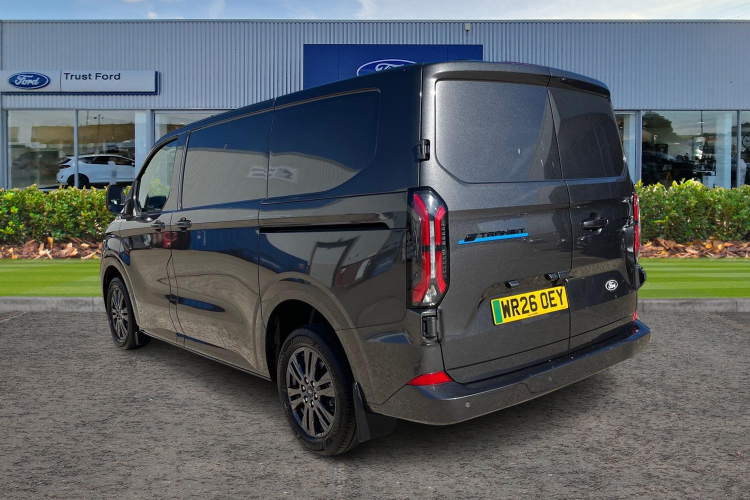 Ford E-TRANSIT CUSTOM Photo 1