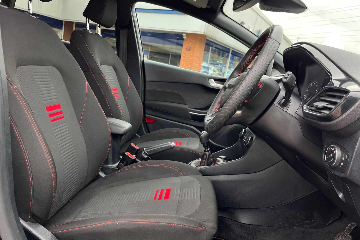 Ford Fiesta Photo 16