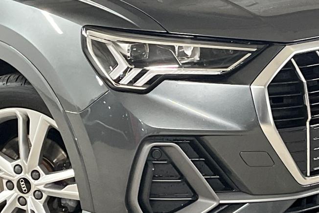 AUDI Q3 Photo 19