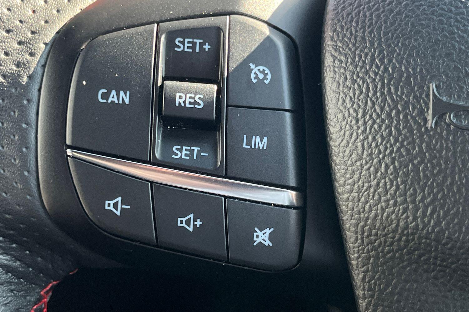 Ford FOCUS Photo 24
