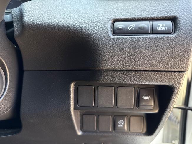NISSAN Qashqai Photo 28