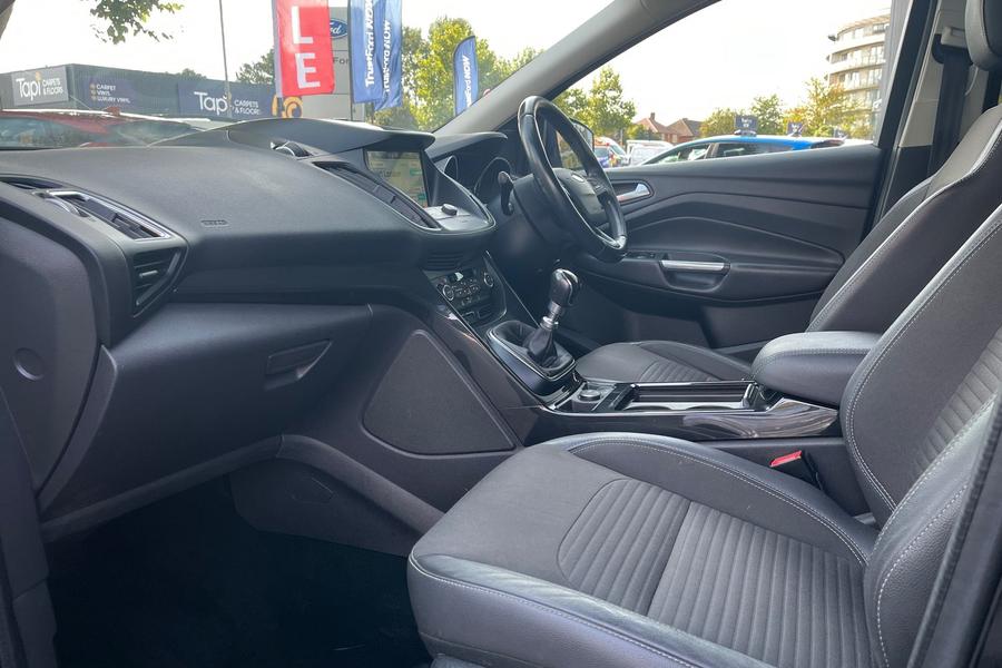 Ford KUGA Photo autoimg-32c5d42354daf24650ce45fba78b024a05ac8c4e.jpg