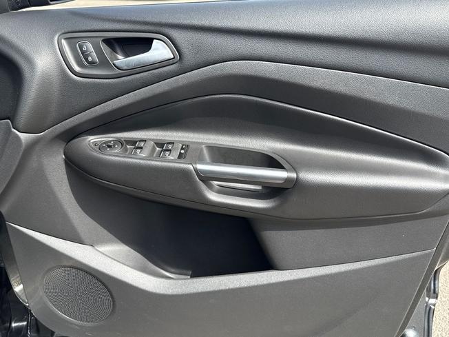 FORD Kuga Photo 28
