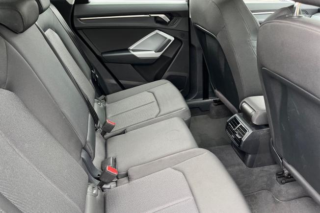 AUDI Q3 Photo 39