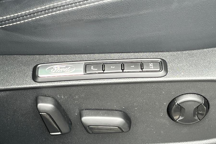 Ford Explorer Photo autoimg-32cacf294d61b75fed563000c189f4225b58cf36.jpg