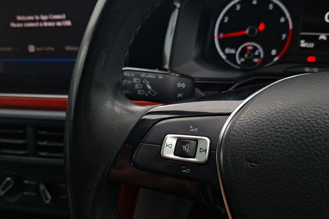 VOLKSWAGEN Polo Photo 16