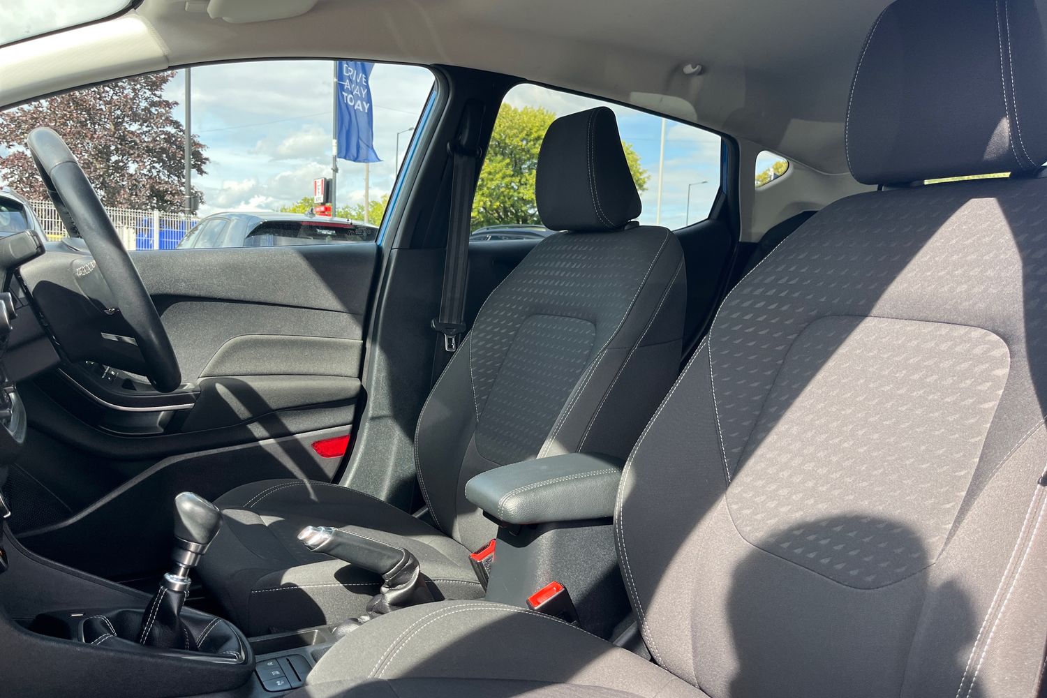 Ford Fiesta Photo 18
