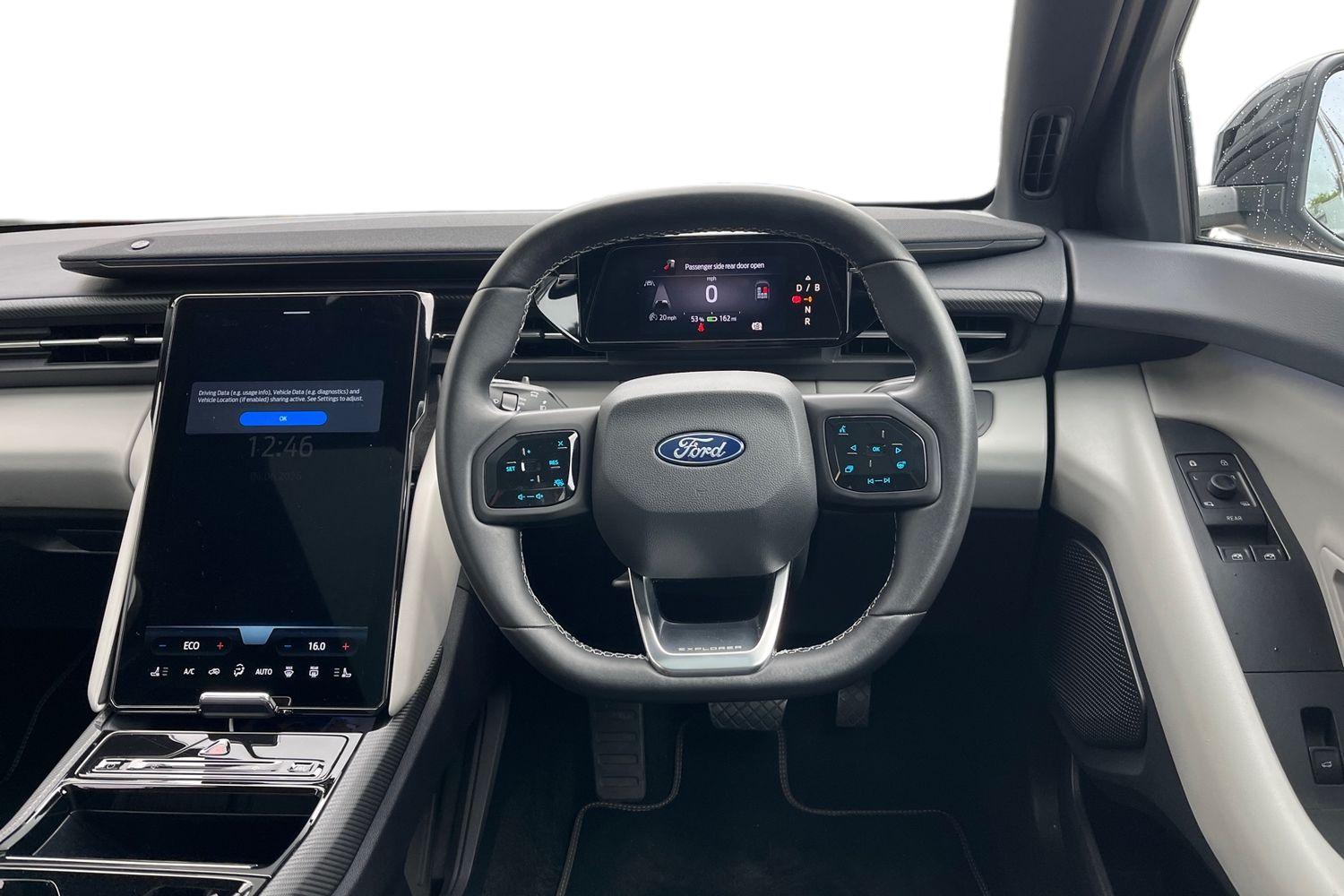 Ford Explorer Photo 10