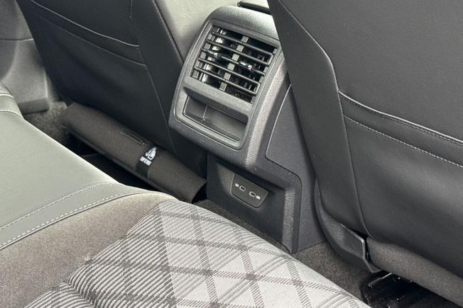 VOLKSWAGEN Golf Photo 39