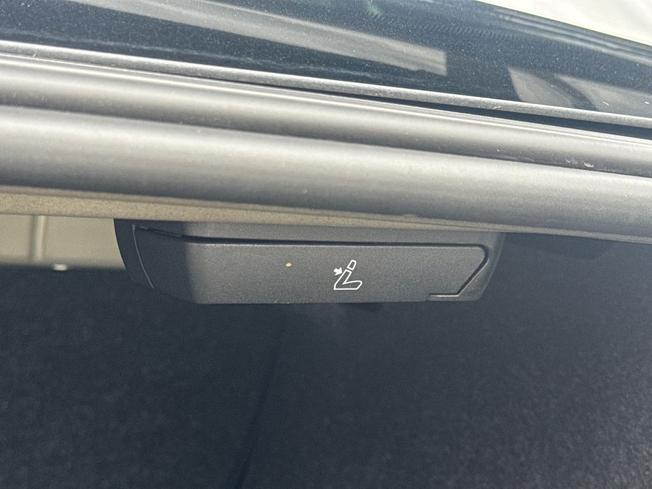 BMW 3 Series Photo 36