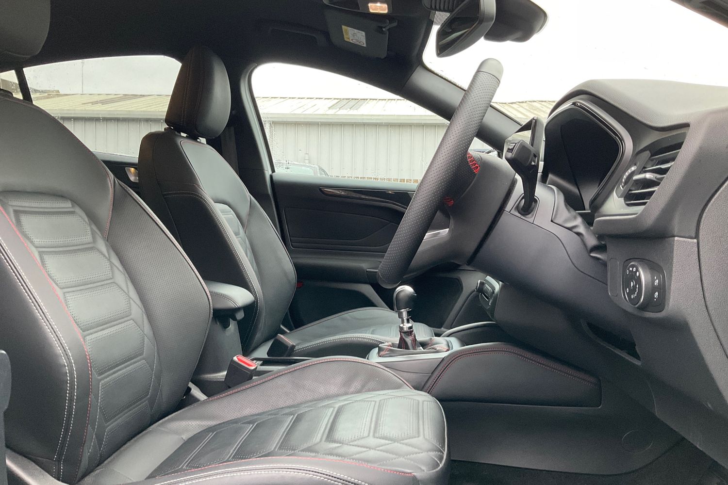 Ford Focus Photo 16
