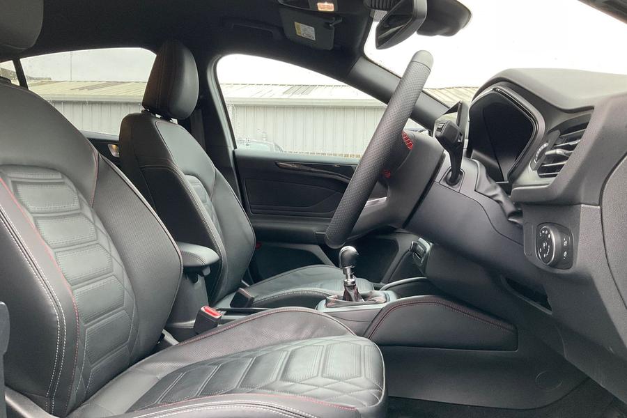 Ford Focus Photo autoimg-32dffc7b50eeea815b8d8762dc0d0ceee2351c11.jpg