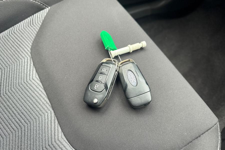 Ford KA+ Photo autoimg-32e0325a4b73f7dd37d4e1fc76e0026c47c6c9d3.jpg