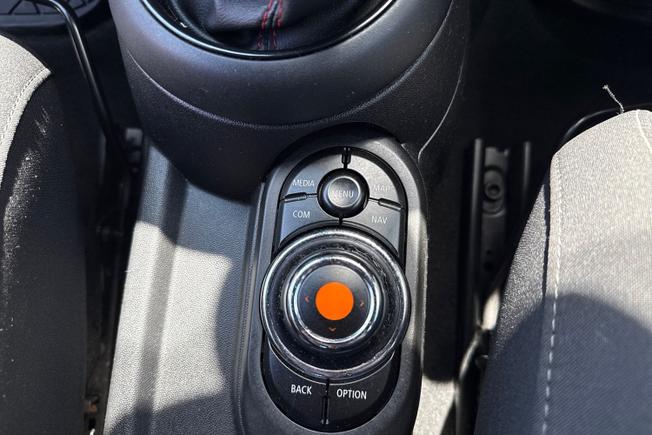 MINI Hatch Photo 24