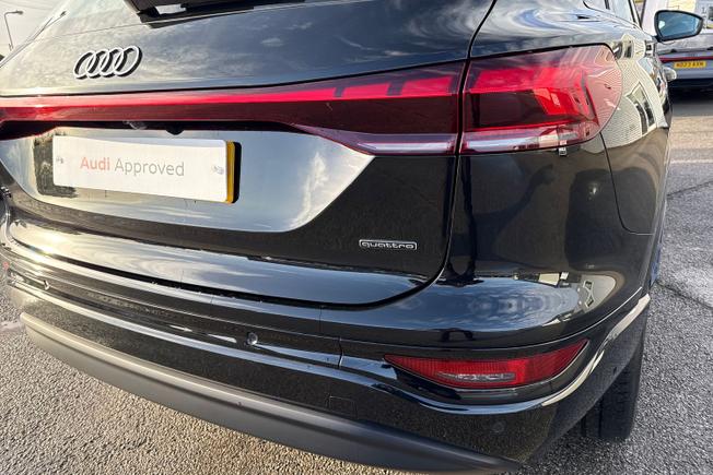 AUDI Q6 e-tron Photo 30